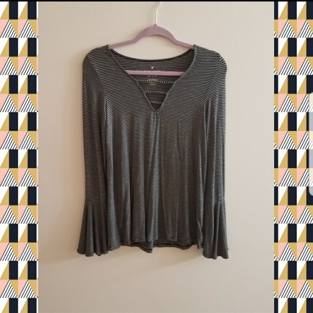 💣 Soft & Sexy V Neck 🖤